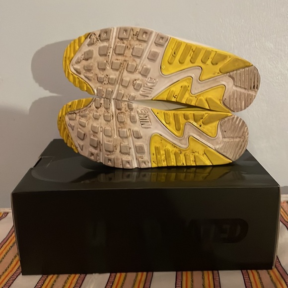 Nike x Undefeated Air Max 90 - Picture 5 of 7